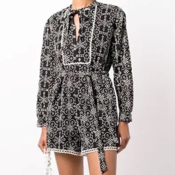 BAUM UND PFERDGARTEN Nixie Organic Cotton Eyelet Romper - Picture 2 of 3